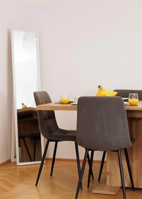 Apartment Exclusive 2-Bedroom Loft With Scenic Rooftop Views Vienna
