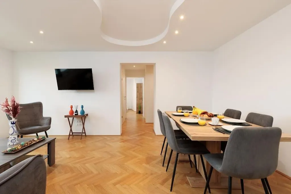 Apartment Exclusive 2-Bedroom Loft With Scenic Rooftop Views Vienna Austria