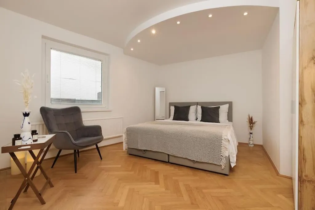 Exclusive 2-Bedroom Loft With Scenic Rooftop Views Vienna 0*,  Austria